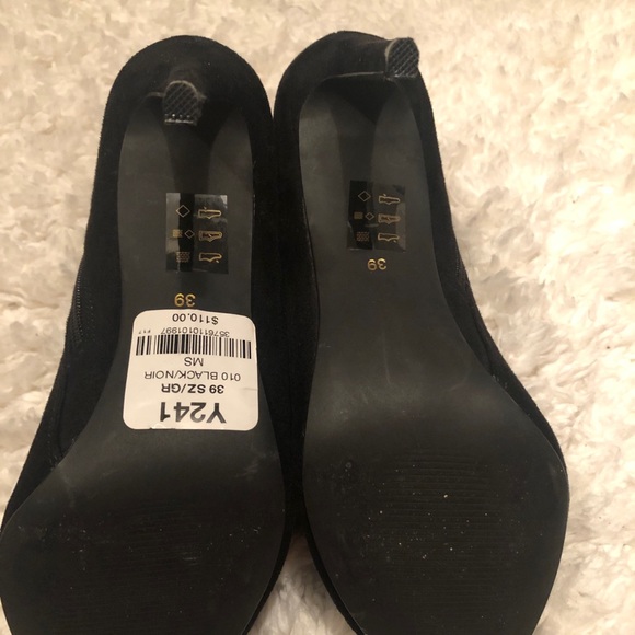 Le Chateau Pointed Toe Booties - Picture 5 of 5